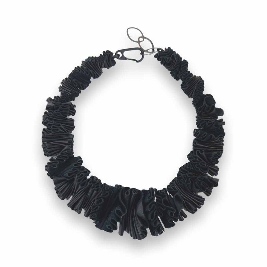 black ruffle collar -last one