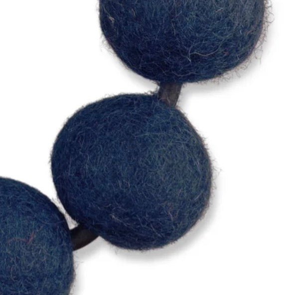 8 chunky felt beads