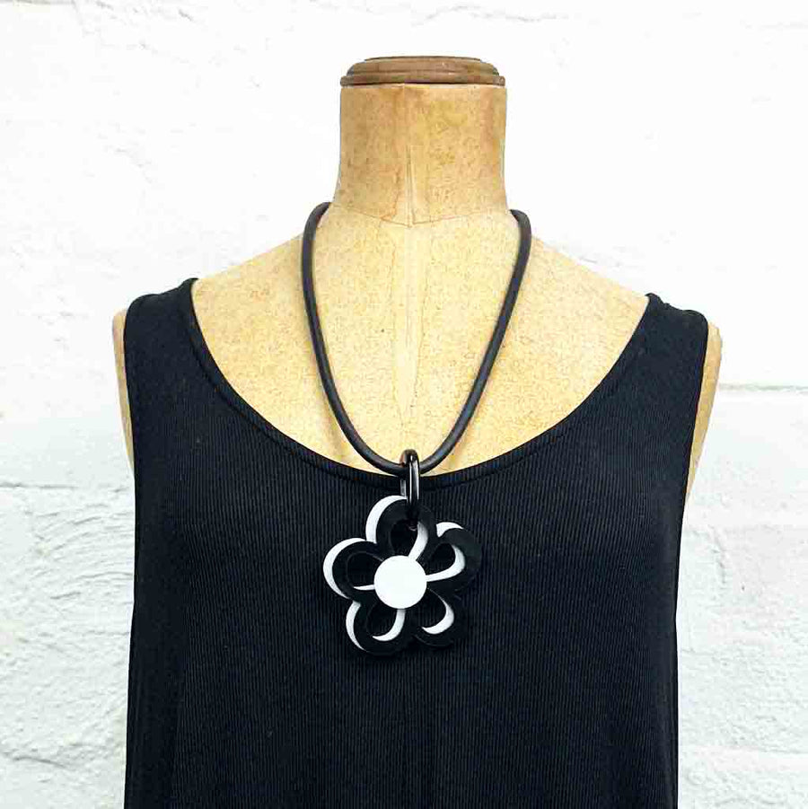 Flower Power Naive design Pendant black and white sample