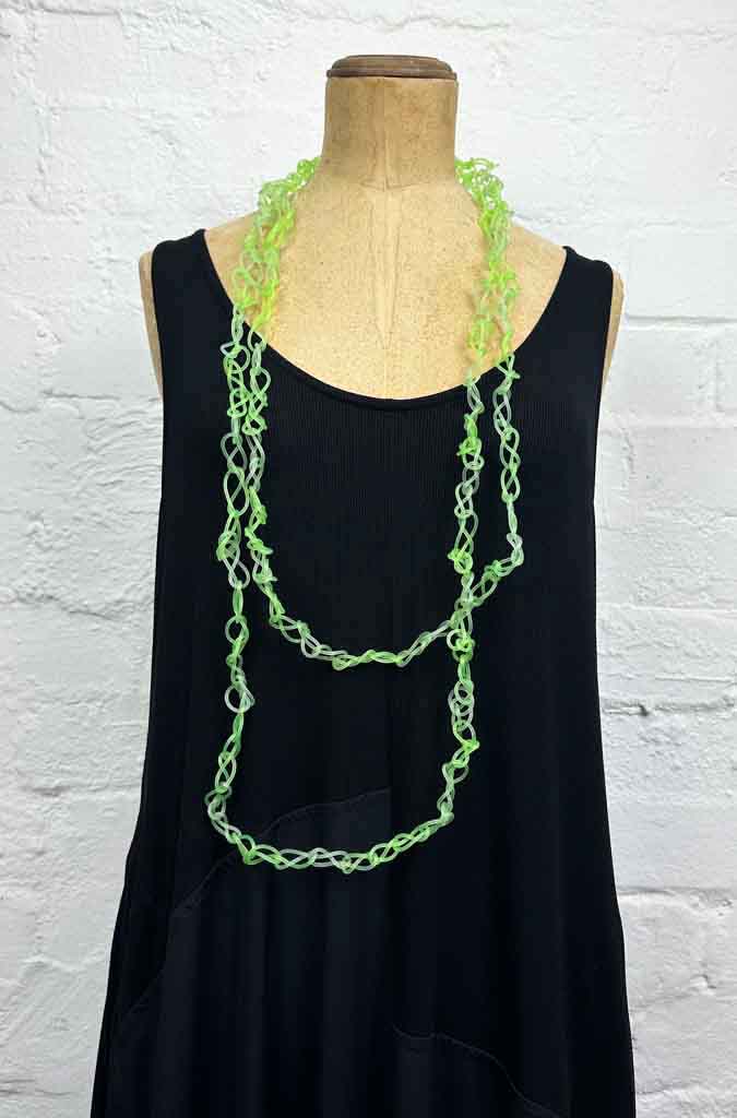 chaotic necklace -bright, variagate green