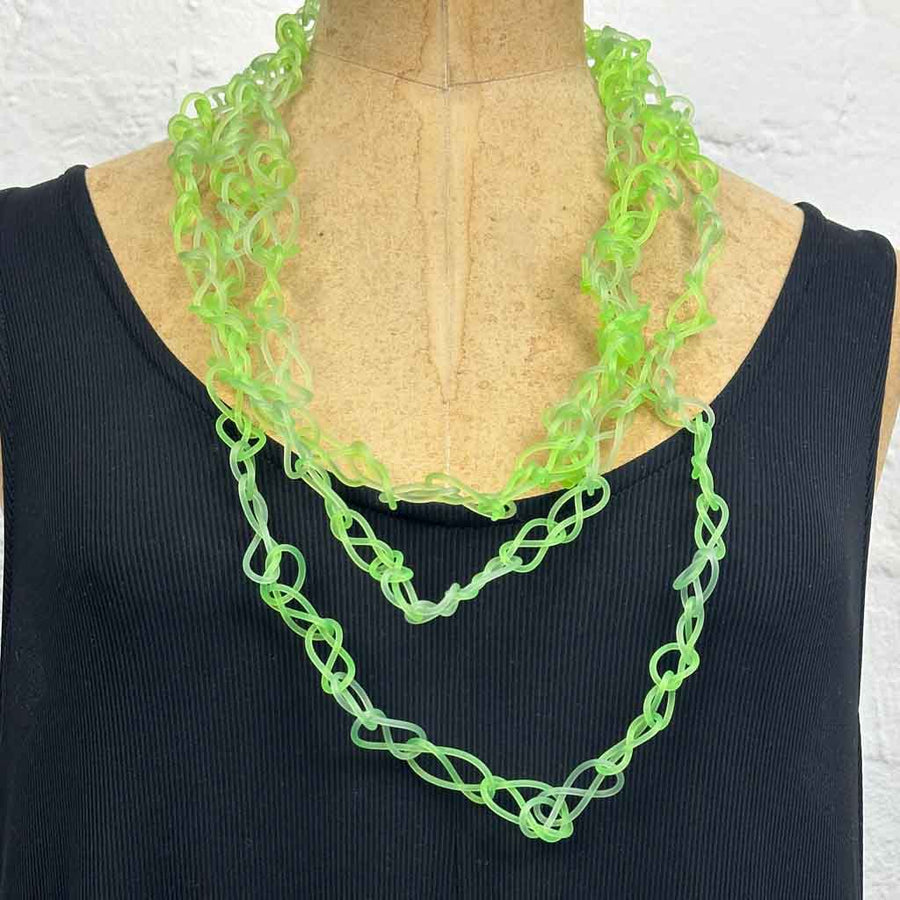 chaotic necklace -bright, variagate green