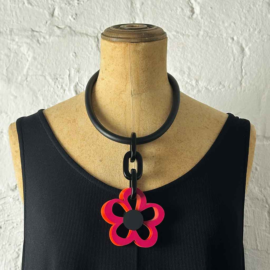 Short Naive Flower Power Necklace