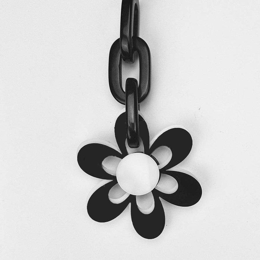 Short  Flower Power 6 Petal Necklace
