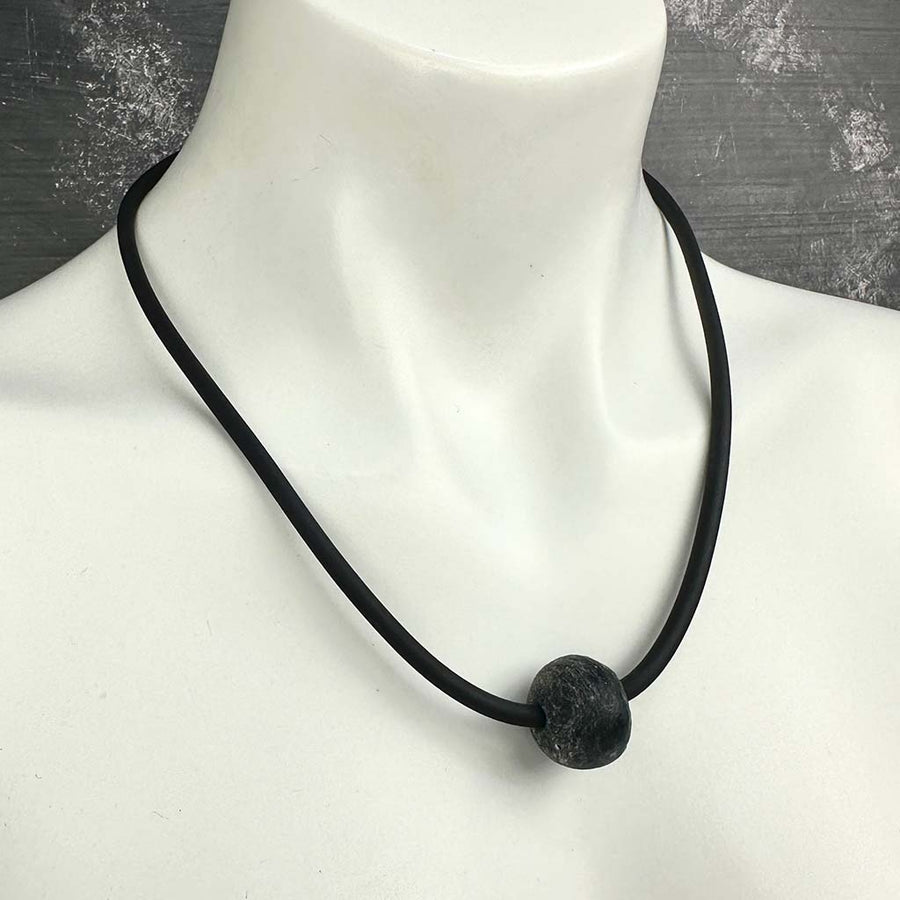 short single bead and thin rubber necklace -black frosted sea glass