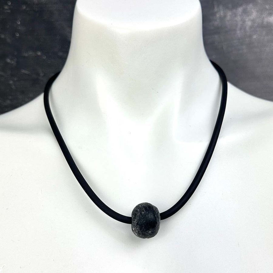 short single bead and thin rubber necklace -black frosted sea glass