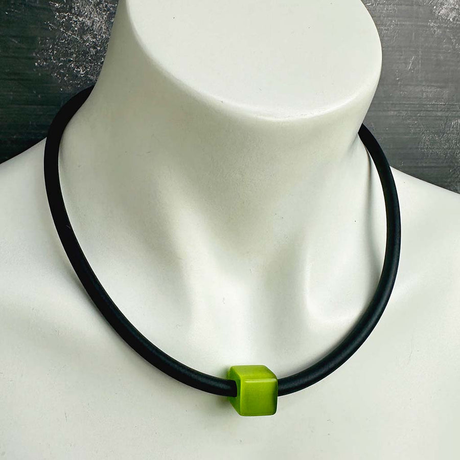 short single bead and rubber necklace -coloured glass cube