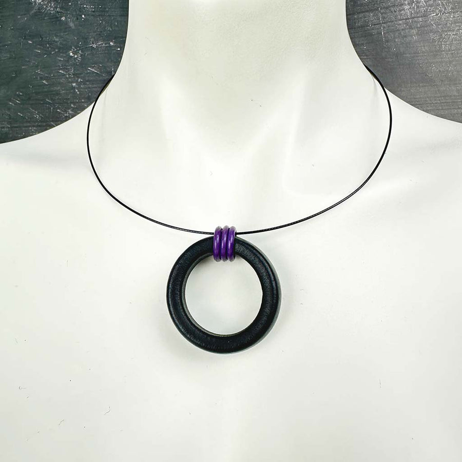 short rubber O necklace with rubber o rings