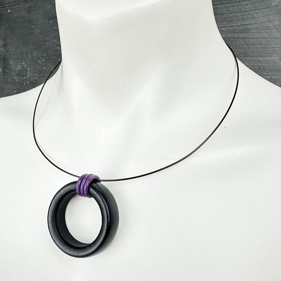 short rubber O necklace with rubber o rings