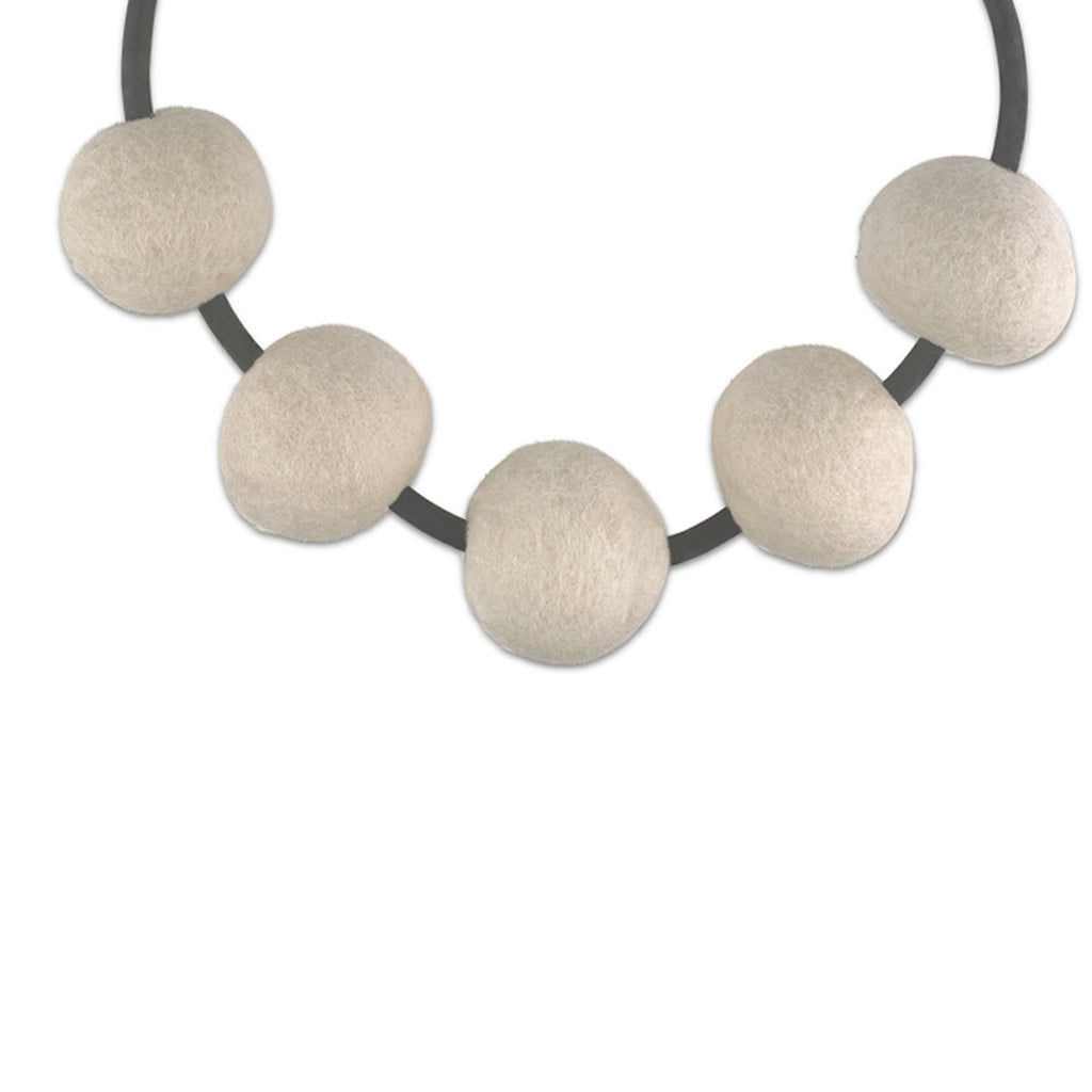 short felt necklace: chunky 5fb necklace