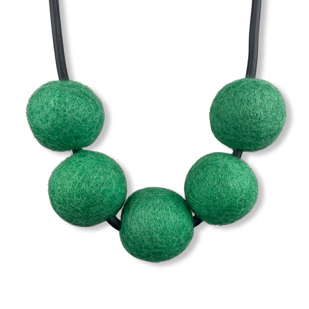 short felt necklace: chunky 5fb necklace
