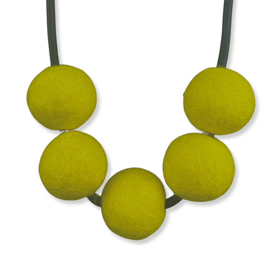 short felt necklace: chunky 5fb necklace